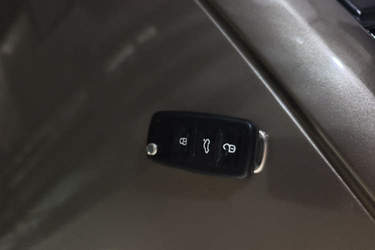 Used Volkswagen Sagitar 2014 Revised Version 1.6L Automatic Leading Edition Vehicle Key