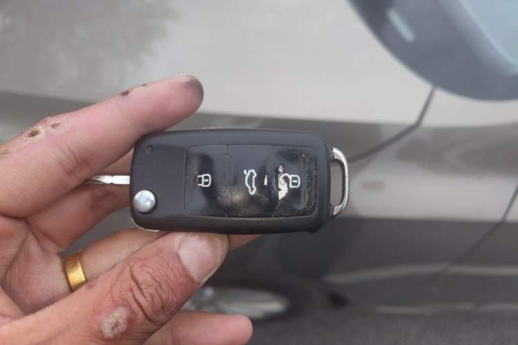 Used Volkswagen Sagitar 2014 1.6L Automatic Comfort Model Vehicle Key