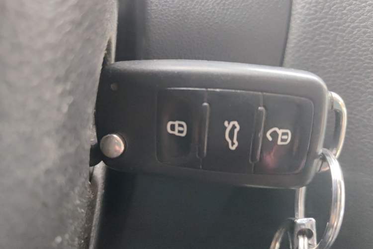 Used Volkswagen Sagitar 2014 Revised Version 1.4TSI Automatic Luxury Edition Vehicle Key