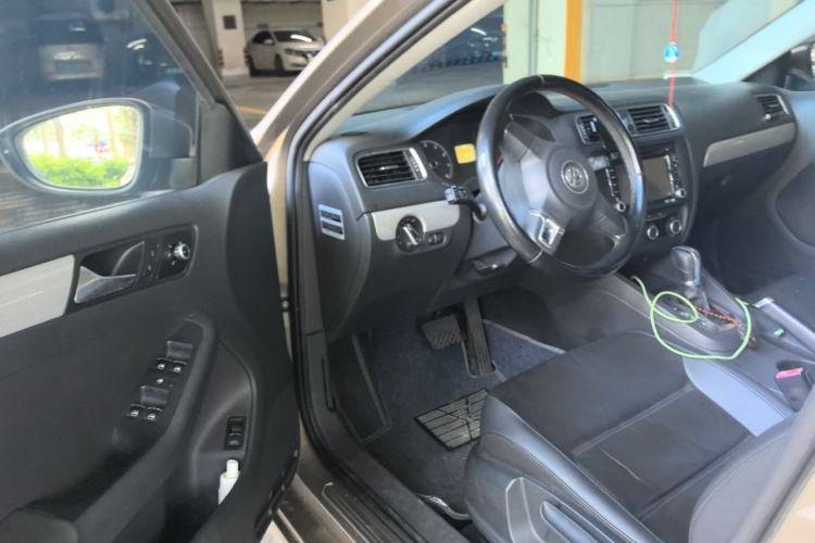 Used Volkswagen Sagitar 2014 1.6L Automatic Comfort Model Driver Seat