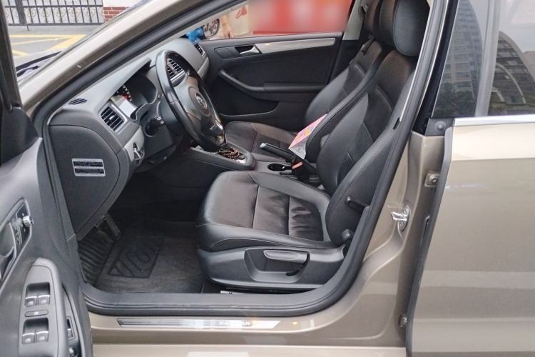 Used Volkswagen Sagitar 2014 Revised Version 1.6L Automatic Comfort Edition Driver Seat