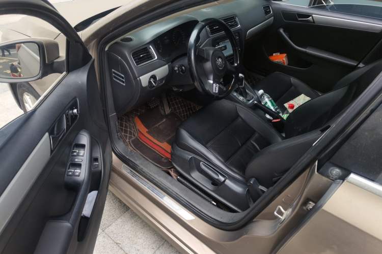 Used Volkswagen Sagitar 2014 1.6L Automatic Comfort Model Driver Seat