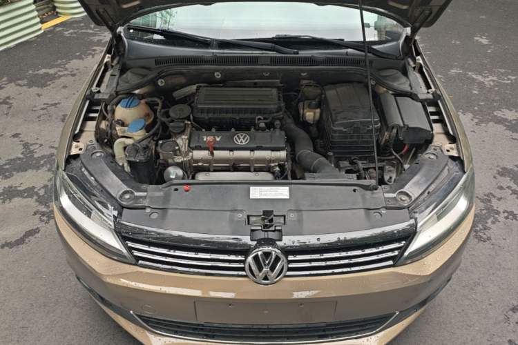 Used Volkswagen Sagitar 2014 Revised Version 1.6L Automatic Comfort Edition Engine Bay