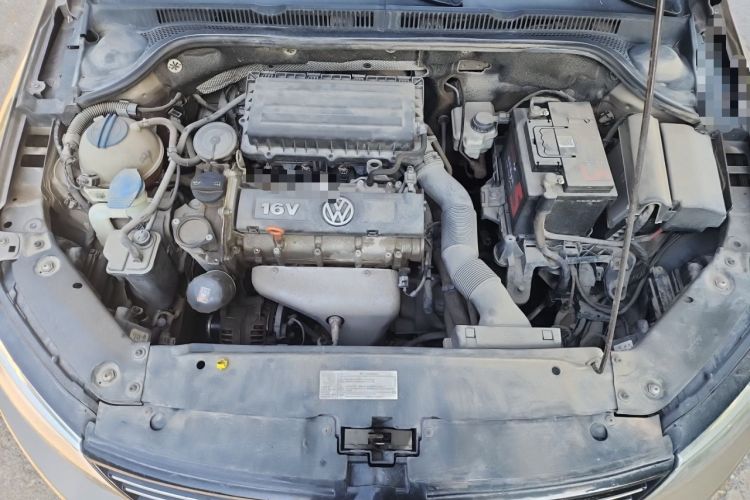 Used Volkswagen Sagitar 2014 Revised Version 1.6L Manual Comfort Edition Engine Bay