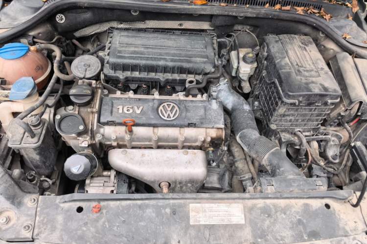 Used Volkswagen Sagitar 2014 Revised Version 1.6L Automatic Comfort Edition Engine Bay
