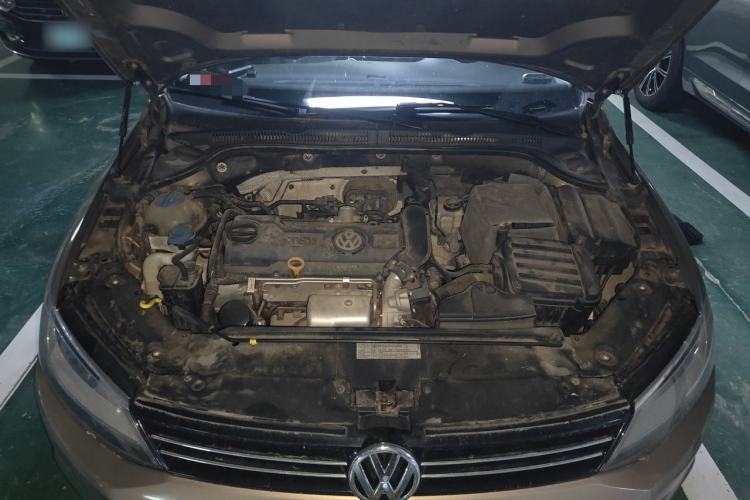 Used Volkswagen Sagitar 2014 Revised Version 1.4TSI Manual Luxury Edition Engine Bay
