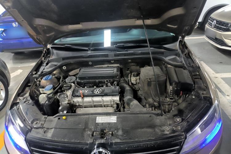 Used Volkswagen Sagitar 2014 Revised Version 1.6L Manual Leading Edition Engine Bay