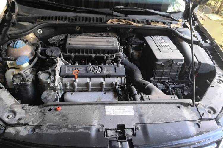Used Volkswagen Sagitar 2014 1.6L Automatic Comfort Model Engine Bay