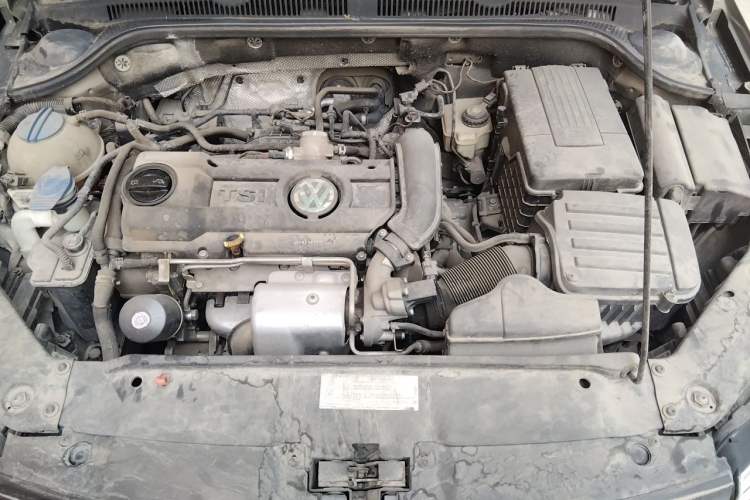 Used Volkswagen Sagitar 2014 Revised Version 1.4TSI Automatic Luxury Edition Engine Bay