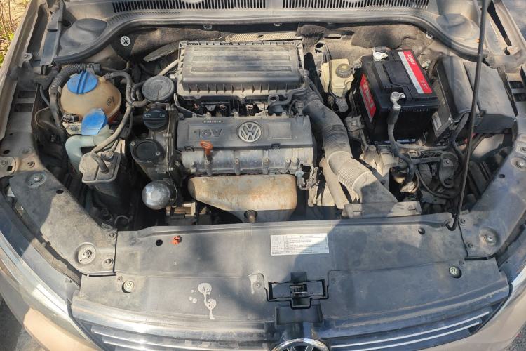 Used Volkswagen Sagitar 2014 Revised Version 1.6L Manual Comfort Edition Engine Bay