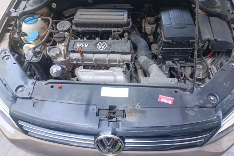 Used Volkswagen Sagitar 2014 1.6L Automatic Comfort Model Engine Bay