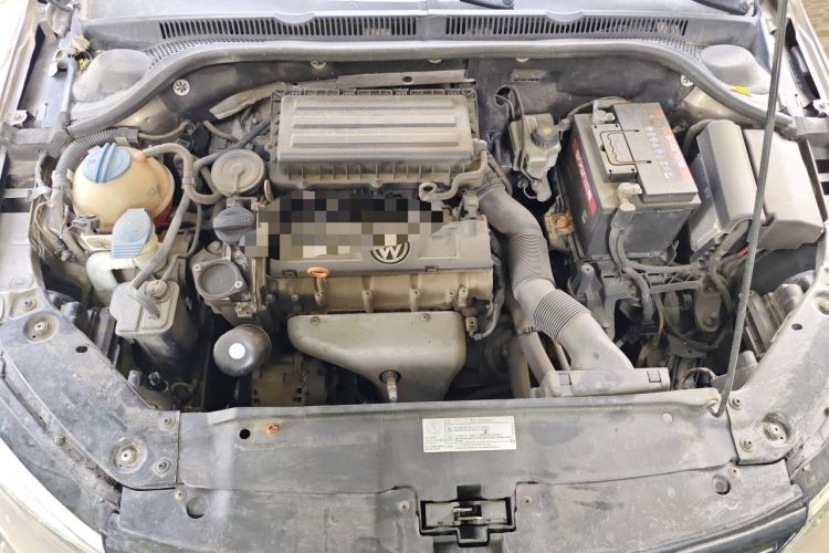 Used Volkswagen Sagitar 2014 1.6L Manual Comfort Model Engine Bay