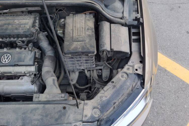 Used Volkswagen Sagitar 2014 1.6L Automatic Comfort Model Engine Bay Left