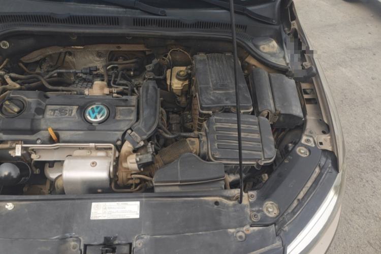 Used Volkswagen Sagitar 2014 Revised Version 1.4TSI Automatic Luxury Edition Engine Bay Left