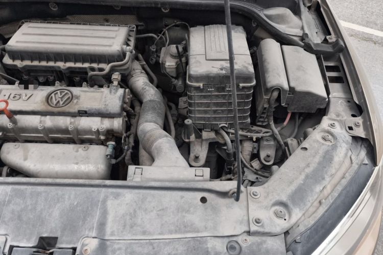 Used Volkswagen Sagitar 2014 1.6L Automatic Comfort Model Engine Bay Left