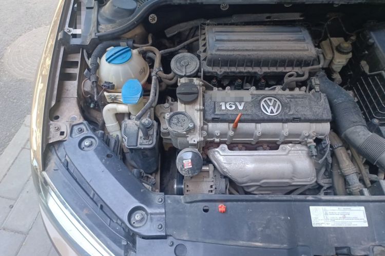 Used Volkswagen Sagitar 2014 1.6L Automatic Comfort Model Engine Bay Right
