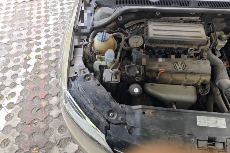 Used Volkswagen Sagitar 2014 1.6L Manual Comfort Model Engine Bay Right