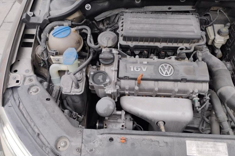 Used Volkswagen Sagitar 2014 Revised Version 1.6L Automatic Comfort Edition Engine Bay Right