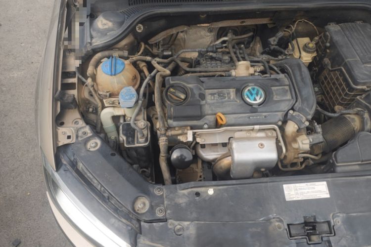 Used Volkswagen Sagitar 2014 Revised Version 1.4TSI Automatic Luxury Edition Engine Bay Right