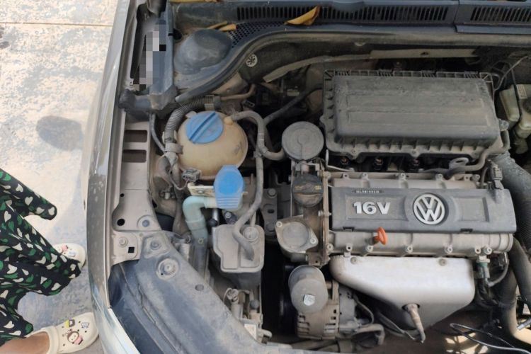 Used Volkswagen Sagitar 2014 1.6L Automatic Comfort Model Engine Bay Right