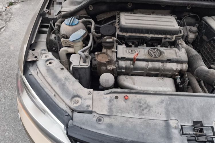 Used Volkswagen Sagitar 2014 1.6L Automatic Comfort Model Engine Bay Right