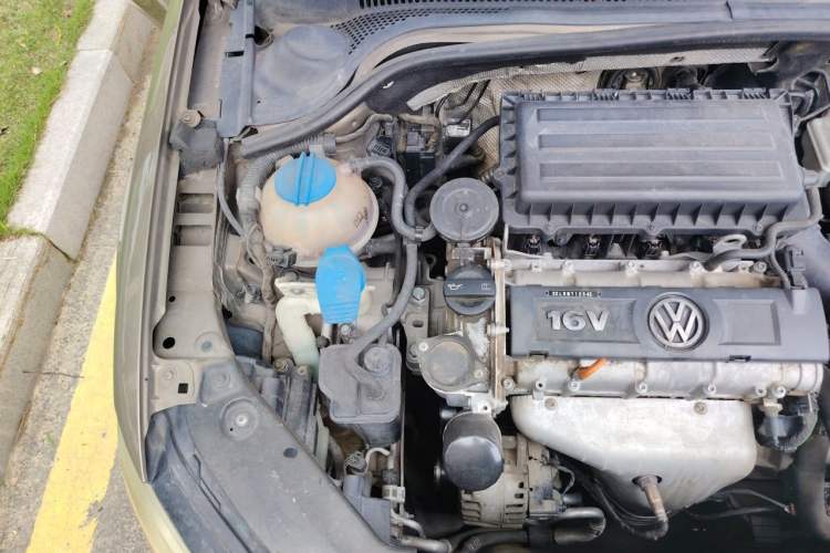 Used Volkswagen Sagitar 2014 Revised Version 1.6L Automatic Comfort Edition Engine Bay Right