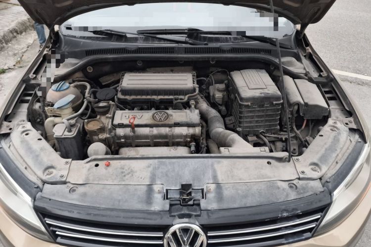 Used Volkswagen Sagitar 2014 1.6L Automatic Comfort Model Engine Bay