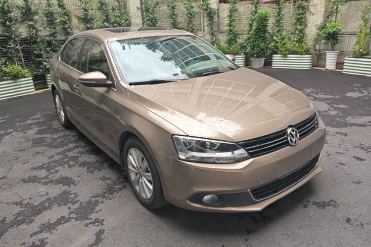 Used Volkswagen Sagitar 2014 Revised Version 1.6L Automatic Comfort Edition Front Right 45 Deg