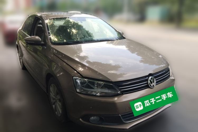Used Volkswagen Sagitar 2014 1.4TSI Automatic Luxury Model Front Right 45 Deg