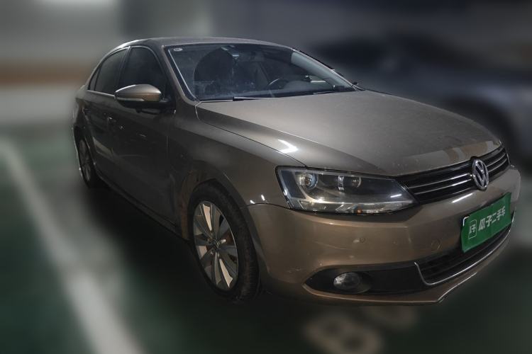 Used Volkswagen Sagitar 2014 Revised Version 1.4TSI Manual Luxury Edition Front Right 45 Deg