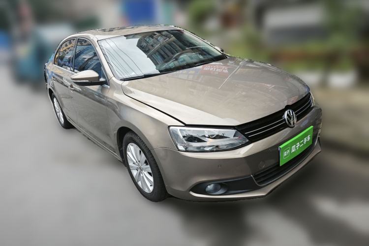 Used Volkswagen Sagitar 2014 1.4TSI Manual Luxury Model Front Right 45 Deg
