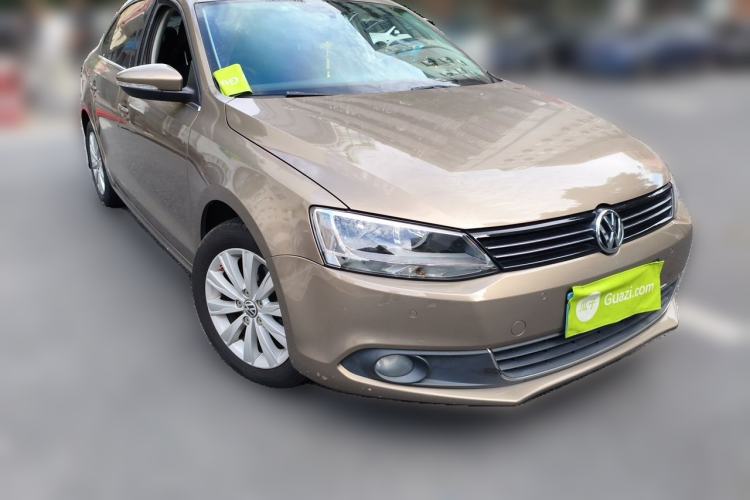 Used Volkswagen Sagitar 2014 1.4TSI Automatic Luxury Model Front Right 45 Deg
