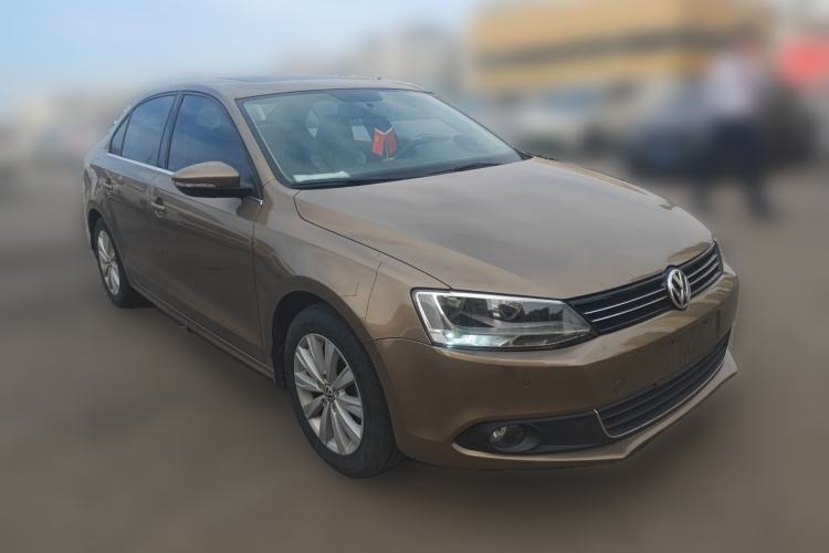 Used Volkswagen Sagitar 2014 Revised Version 1.4TSI Automatic Luxury Edition Front Right 45 Deg