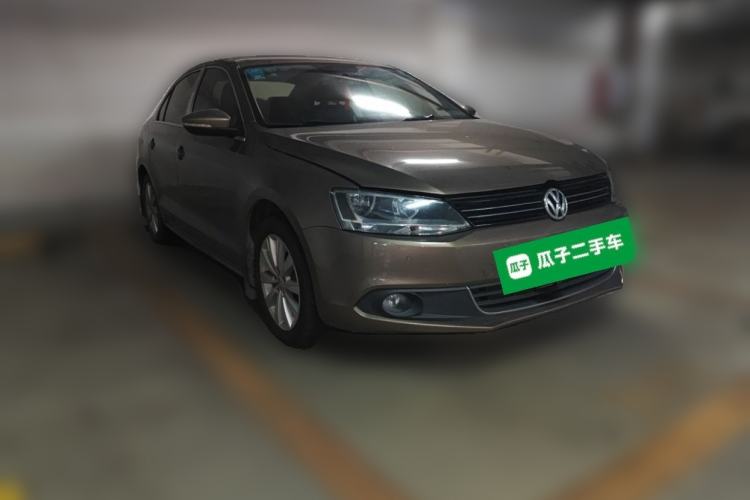 Used Volkswagen Sagitar 2014 1.4TSI Automatic Luxury Model Front Right 45 Deg