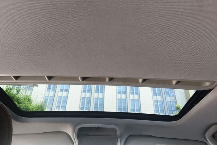 Used Volkswagen Sagitar 2014 Revised Version 1.4TSI Automatic Luxury Edition Headliner