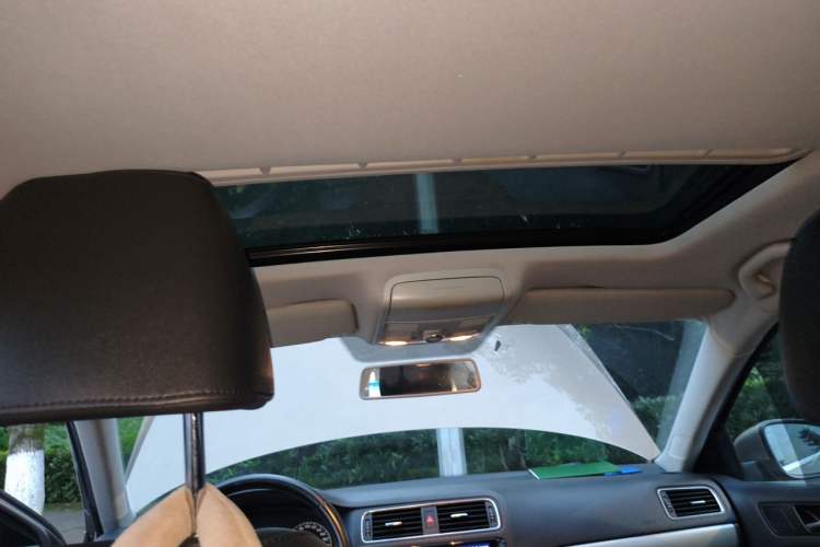 Used Volkswagen Sagitar 2014 1.6L Automatic Comfort Model Headliner