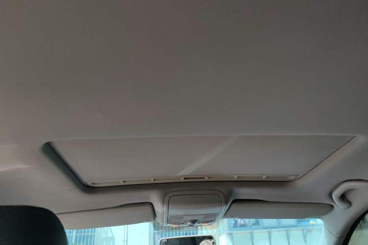 Used Volkswagen Sagitar 2014 1.6L Automatic Comfort Model Headliner