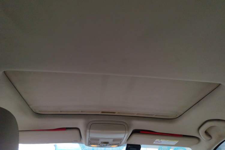 Used Volkswagen Sagitar 2014 Revised Version 1.6L Automatic Comfort Edition Headliner