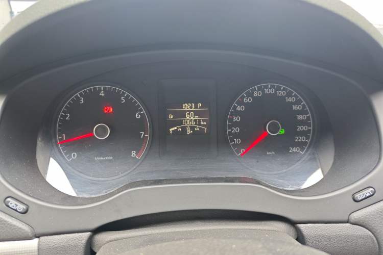 Used Volkswagen Sagitar 2014 Revised Version 1.6L Automatic Comfort Edition Instrument Cluster