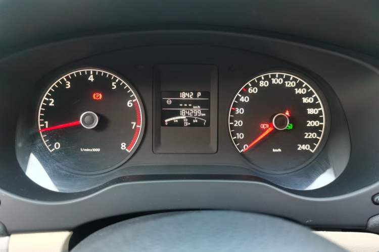Used Volkswagen Sagitar 2014 1.6L Automatic Comfort Model Instrument Cluster