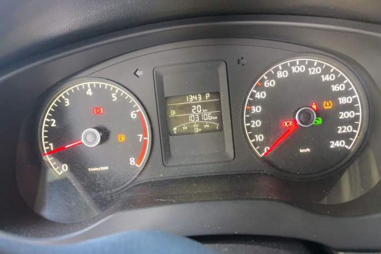 Used Volkswagen Sagitar 2014 1.6L Automatic Comfort Model Instrument Cluster