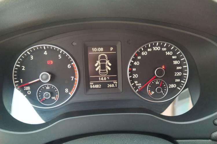 Used Volkswagen Sagitar 2014 Revised Version 1.4TSI Automatic Luxury Edition Instrument Cluster