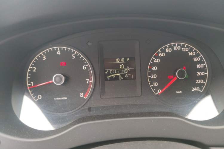 Used Volkswagen Sagitar 2014 1.6L Automatic Comfort Model Instrument Cluster