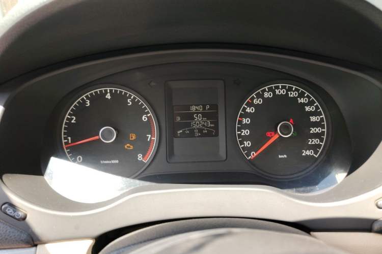 Used Volkswagen Sagitar 2014 Revised Version 1.6L Automatic Comfort Edition Instrument Cluster