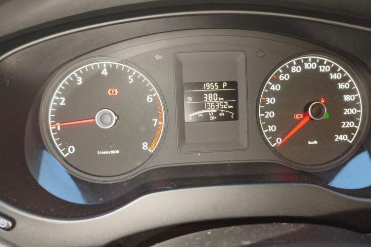 Used Volkswagen Sagitar 2014 1.6L Automatic Comfort Model Instrument Cluster