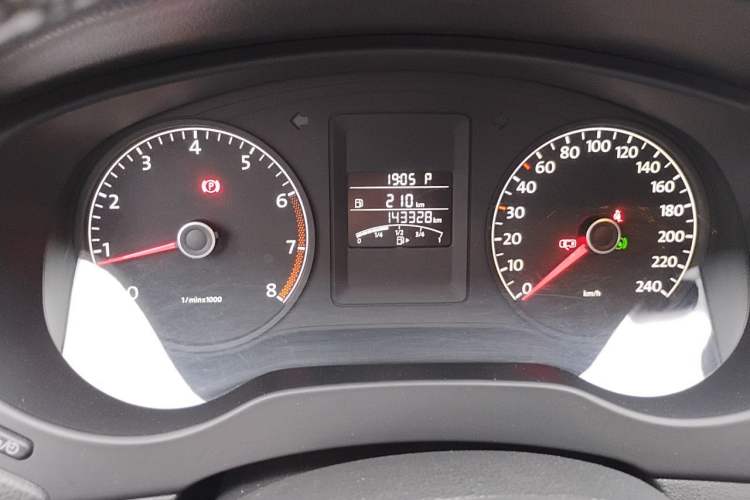 Used Volkswagen Sagitar 2014 Revised Version 1.6L Automatic Comfort Edition Instrument Cluster
