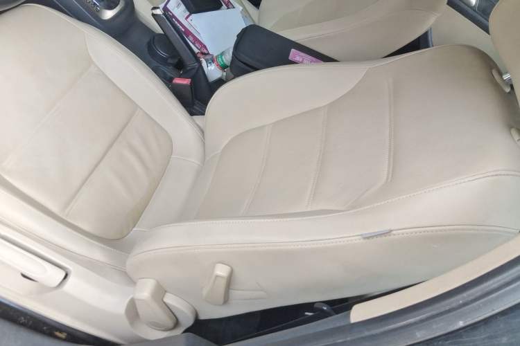 Used Volkswagen Sagitar 2014 1.4TSI Automatic Luxury Model Left Front Seat