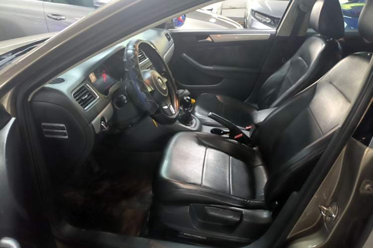 Used Volkswagen Sagitar 2014 Revised Version 1.6L Manual Leading Edition Left Front Seat