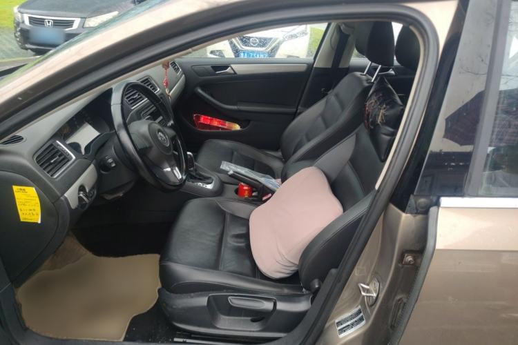 Used Volkswagen Sagitar 2014 1.6L Automatic Comfort Model Left Front Seat