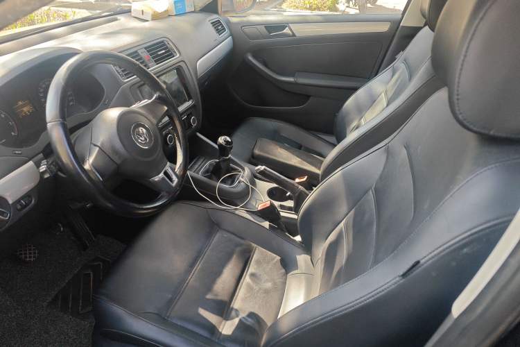 Used Volkswagen Sagitar 2014 Revised Version 1.6L Manual Comfort Edition Left Front Seat